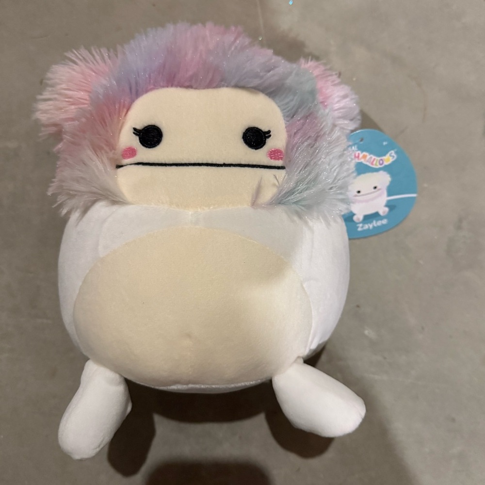 Squishmallow zaylee